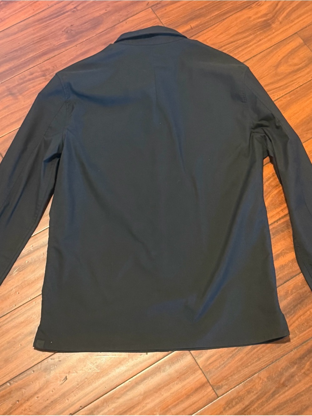 lululemon athletica Men's Black Long-Sleeve Casual Button-Down - Picture 4 of 7